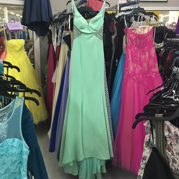 NEW! Terani Couture mint low back prom dress/gown - Picture 3 of 3